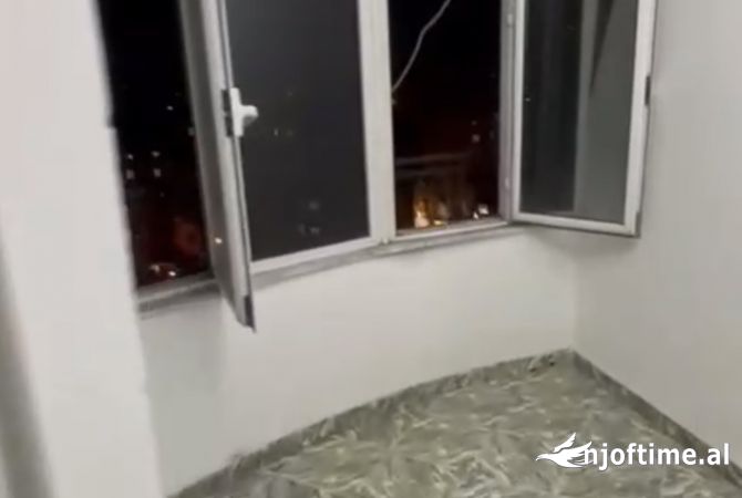 Shtepi me qera Apartament ne Tirane, 2+1, Mobilimi E mobiluar, Pagesa 55,000  Leke.