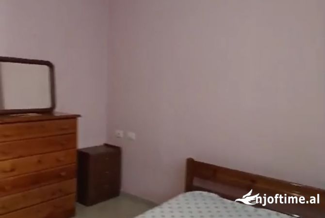 Shtepi me qera Apartament ne Tirane, 1+1, Mobilimi E mobiluar, Pagesa 400  Euro.