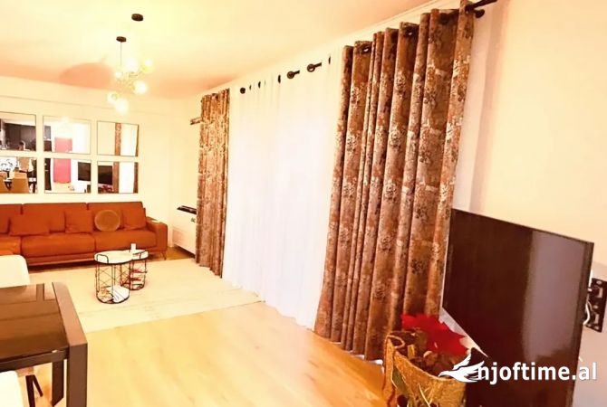 Shtepi ne shitje Apartament ne Tirane, 2+1, Mobilimi E mobiluar, Pagesa 179,000  Euro.