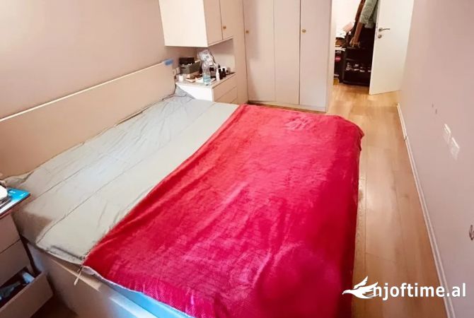 Shtepi ne shitje Apartament ne Tirane, 2+1, Mobilimi E mobiluar, Pagesa 179,000  Euro.