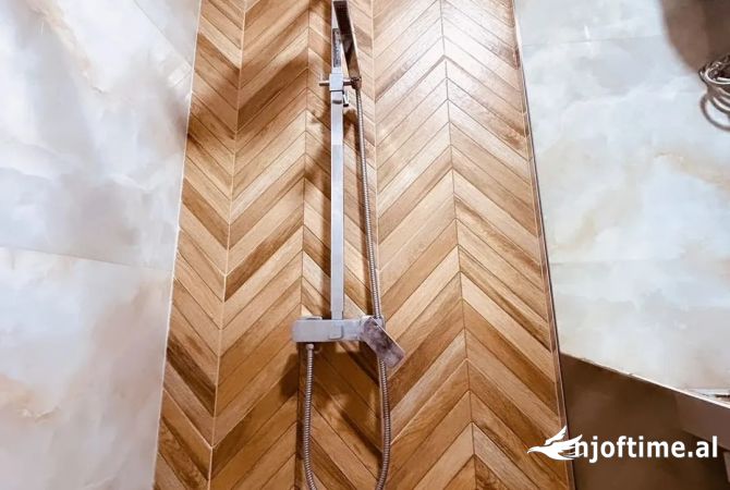 Shtepi ne shitje Apartament ne Tirane, 2+1, Mobilimi E mobiluar, Pagesa 179,000  Euro.