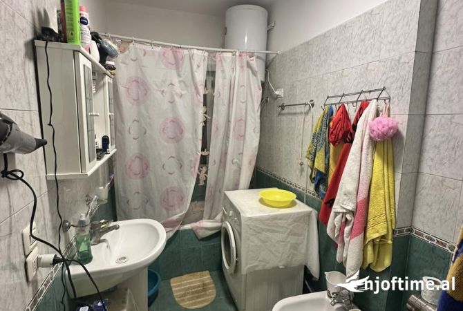 Shtepi ne shitje Apartament ne Tirane, 2+1, Mobilimi Bosh, pa mobiluar, Pagesa 227,000  Euro.