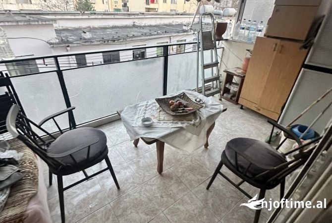 Shtepi ne shitje Apartament ne Tirane, 2+1, Mobilimi Bosh, pa mobiluar, Pagesa 227,000  Euro.