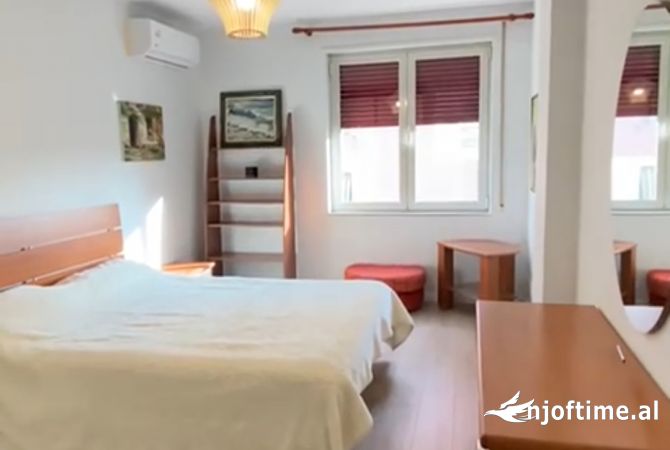Shtepi me qera Apartament ne Tirane, 1+1, Mobilimi E mobiluar, Pagesa 650  Euro.