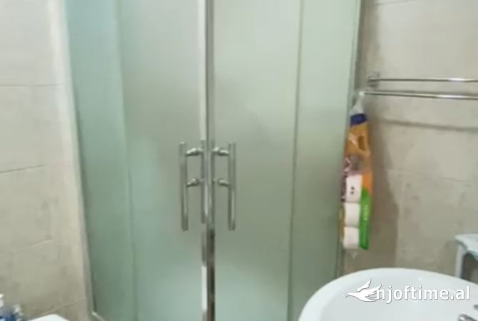 Shtepi me qera Apartament ne Tirane, 1+1, Mobilimi E mobiluar, Pagesa 650  Euro.