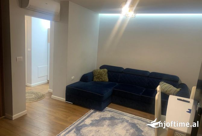 Shtepi me qera Apartament ne Tirane, 2+1, Mobilimi E mobiluar, Pagesa 700  Euro.