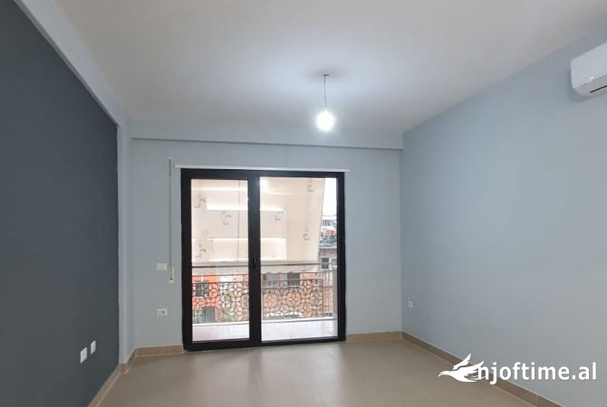 Ambient biznesi me qera 3+1 ne Tirane - 550 Euro