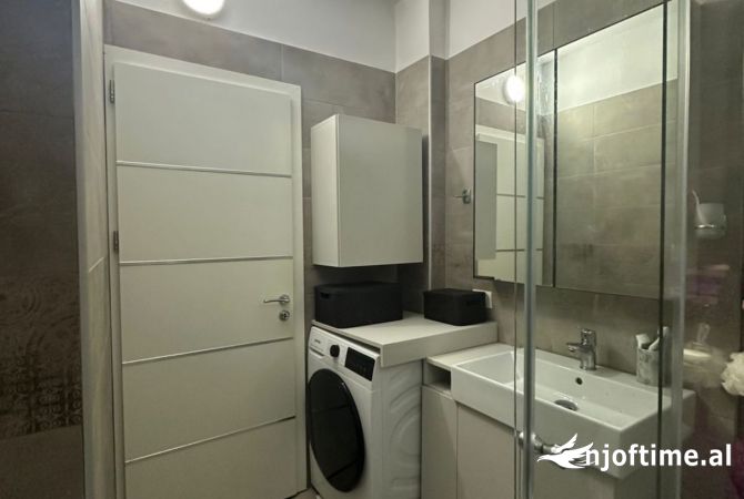 Shtepi ne shitje Apartament ne Tirane, 2+1, Mobilimi E mobiluar, Pagesa 85,000  Euro.