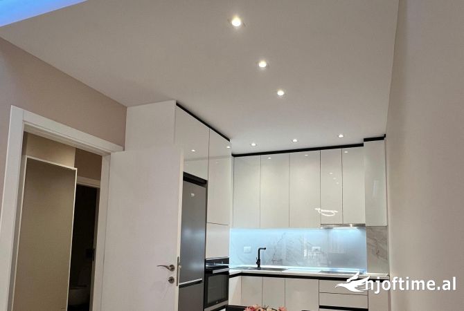 Shtepi me qera Apartament ne Tirane, 1+1, Mobilimi E mobiluar, Pagesa 900  Euro.