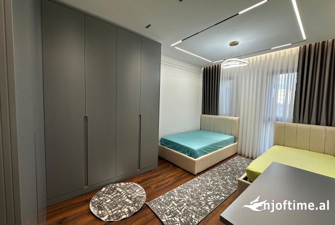 Shtepi me qera Apartament ne Tirane, 2+1, Mobilimi E mobiluar, Pagesa 1,000  Euro.