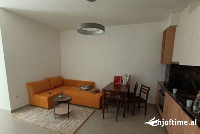 Shtepi me qera 2+1 ne Tirane - 850 Euro