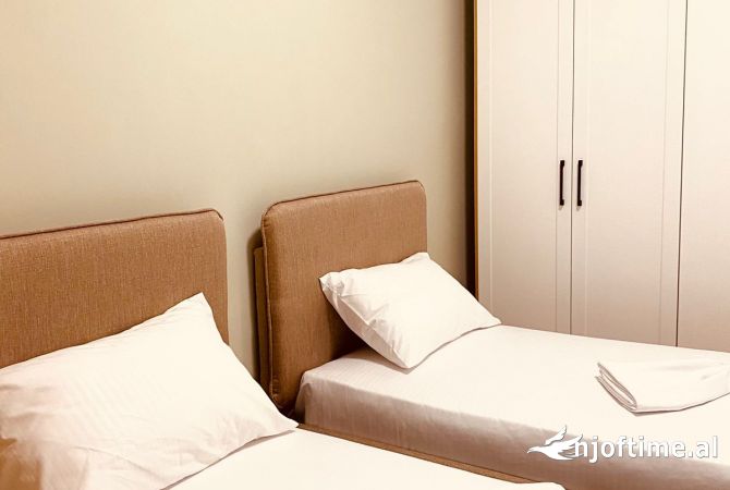 Shtepi me qera Apartament ne Tirane, 2+1, Mobilimi E mobiluar, Pagesa 900  Euro.