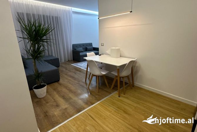Shtepi me qera Apartament ne Tirane, 2+1, Mobilimi E mobiluar, Pagesa 750  Euro.
