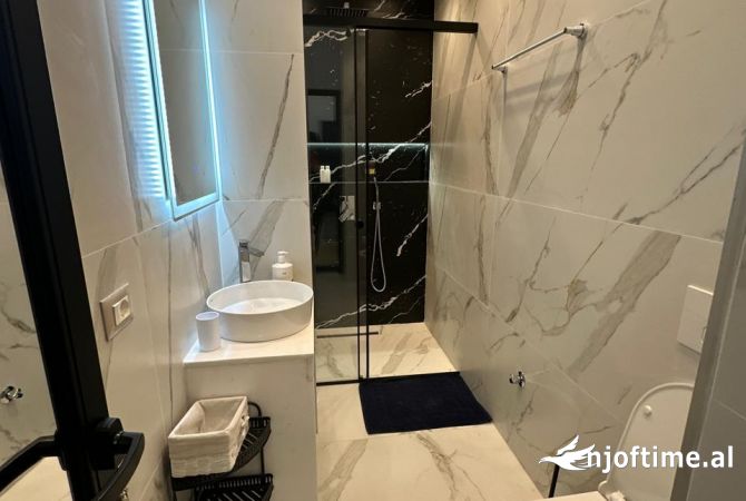 Shtepi me qera Apartament ne Tirane, 2+1, Mobilimi E mobiluar, Pagesa 750  Euro.