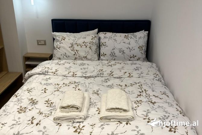 Shtepi me qera Apartament ne Tirane, 2+1, Mobilimi E mobiluar, Pagesa 750  Euro.