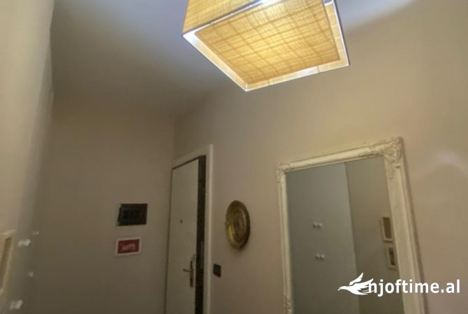 Shtepi me qera 2+1 ne Tirane - 900 Euro