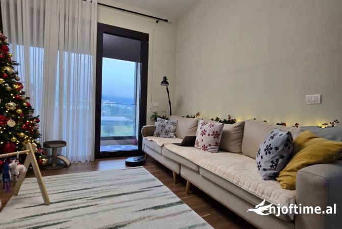 Shtepi me qera 2+1 ne Tirane - 1,300 Euro