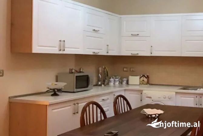 Shtepi ne shitje 2+1 ne Tirane - 250,000 Euro