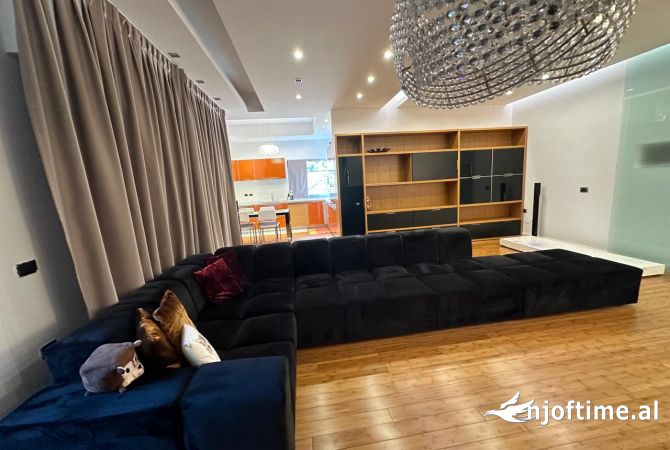 Shtepi me qera Apartament ne Tirane, 3+1, Mobilimi E mobiluar, Pagesa 1,100  Euro.