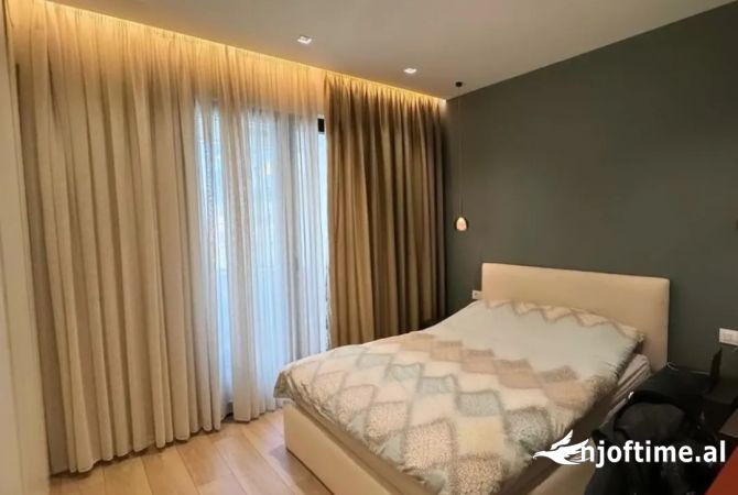 Shtepi ne shitje Apartament ne Tirane, 2+1, Mobilimi E mobiluar, Pagesa 260,000  Euro.