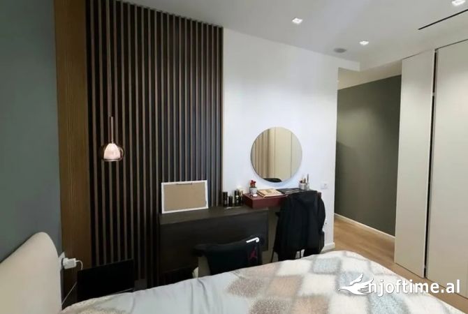 Shtepi ne shitje Apartament ne Tirane, 2+1, Mobilimi E mobiluar, Pagesa 260,000  Euro.