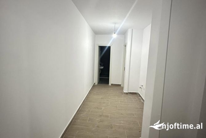 Shtepi ne shitje 1+1 ne Tirane - 129,000 Euro