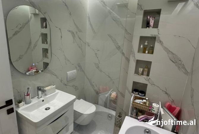Shtepi ne shitje Apartament ne Tirane, 2+1, Mobilimi E mobiluar, Pagesa 190,000  Euro.