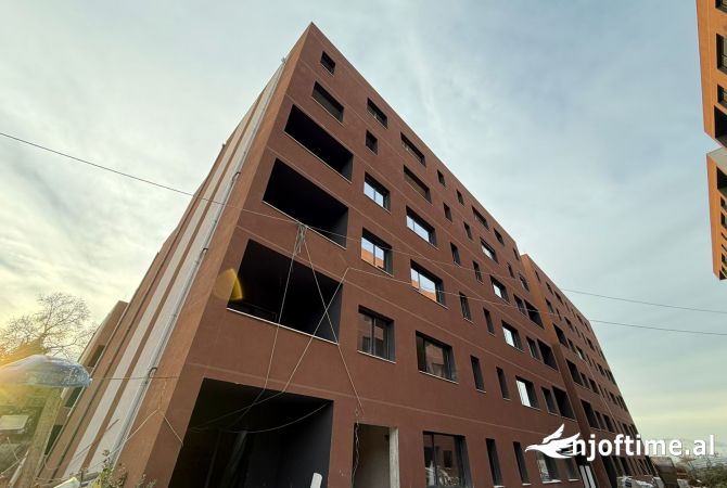 Shtepi ne shitje Apartament ne Tirane, 2+1, Mobilimi Bosh, pa mobiluar, Pagesa 160,000  Euro.