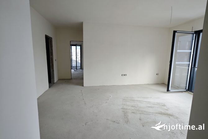 Shtepi ne shitje Apartament ne Tirane, 2+1, Mobilimi Bosh, pa mobiluar, Pagesa 160,000  Euro.