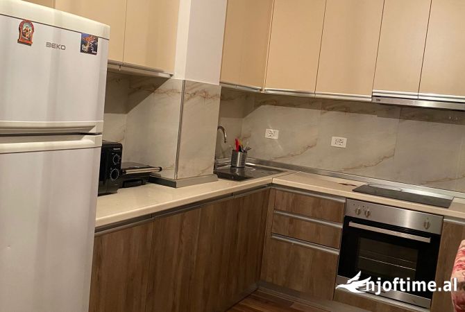 Shtepi me qera Apartament ne Tirane, 1+1, Mobilimi E mobiluar, Pagesa 500  Euro.