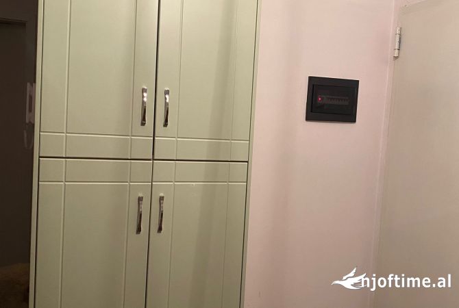 Shtepi me qera Apartament ne Tirane, 1+1, Mobilimi E mobiluar, Pagesa 500  Euro.