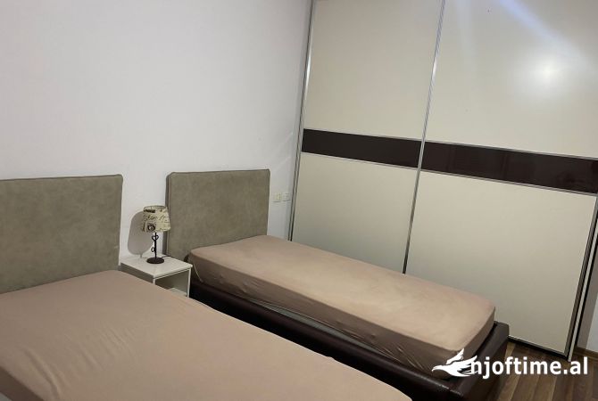 Shtepi me qera Apartament ne Tirane, 1+1, Mobilimi E mobiluar, Pagesa 500  Euro.