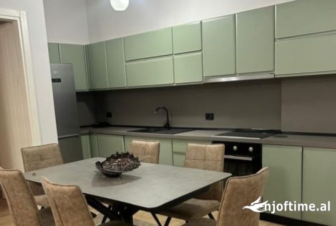 Shtepi me qera Apartament ne Tirane, 2+1, Mobilimi E mobiluar, Pagesa 1,300  Euro.