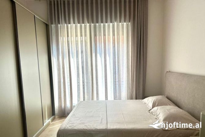 Shtepi me qera Apartament ne Tirane, 2+1, Mobilimi E mobiluar, Pagesa 1,300  Euro.