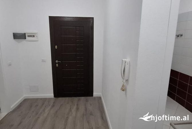 Shtepi ne shitje Apartament ne Tirane, 2+1, Mobilimi Bosh, pa mobiluar, Pagesa 140,000  Euro.