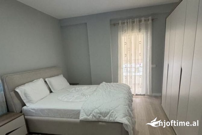 Shtepi me qera Apartament ne Tirane, 2+1, Mobilimi E mobiluar, Pagesa 500  Euro.