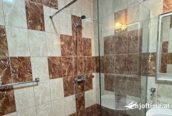 Shtepi me qera Apartament ne Tirane, 2+1, Mobilimi E mobiluar, Pagesa 500  Euro.