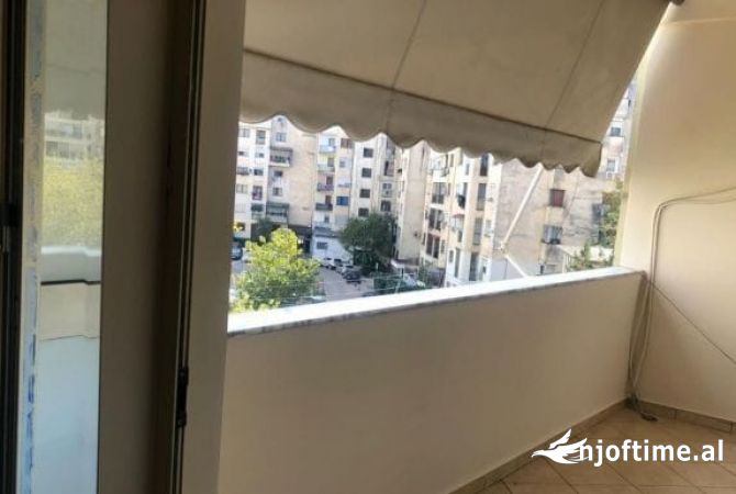 Shtepi me qera Apartament ne Tirane, 2+1, Mobilimi E mobiluar, Pagesa 600  Euro.