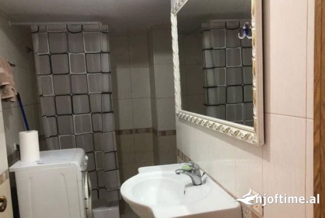 Shtepi me qera Apartament ne Tirane, 2+1, Mobilimi E mobiluar, Pagesa 600  Euro.