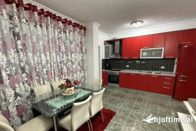 Shtepi me qera 2+1 ne Tirane - 700 Euro