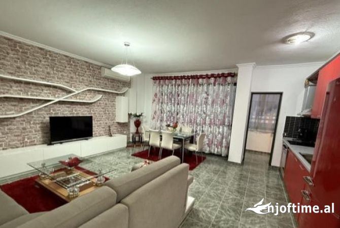 Shtepi me qera 2+1 ne Tirane - 700 Euro