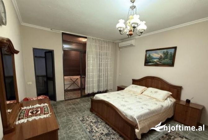 Shtepi me qera 2+1 ne Tirane - 700 Euro