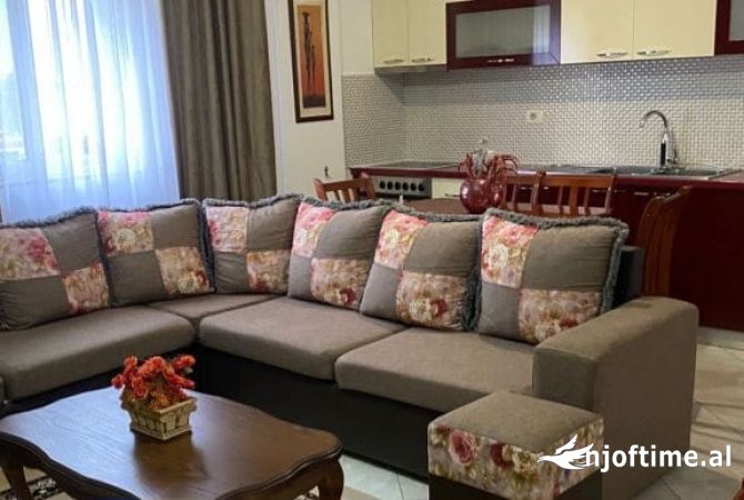 Shtepi me qera 1+1 ne Tirane - 40,000 Leke