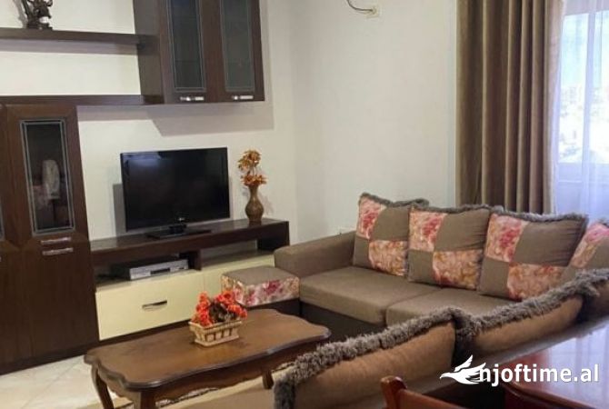 Shtepi me qera 1+1 ne Tirane - 40,000 Leke
