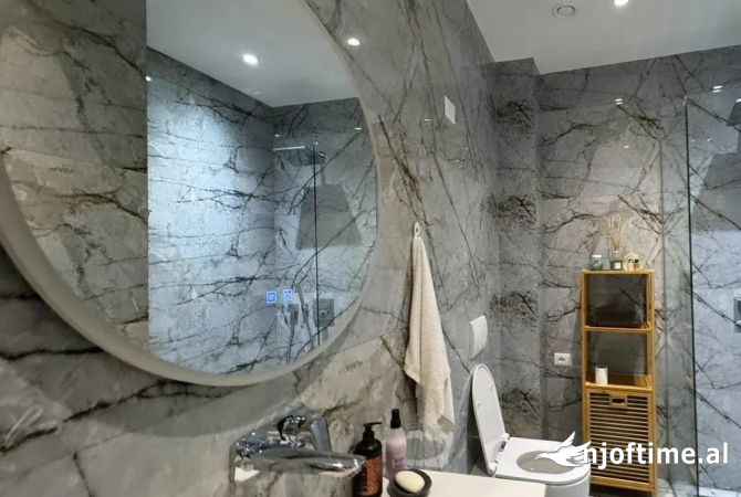 Shtepi ne shitje Apartament ne Tirane, 1+1, Mobilimi E mobiluar, Pagesa 285,000  Euro.