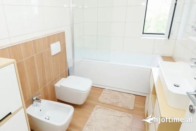 Shtepi ne shitje Apartament ne Tirane, 2+1, Mobilimi E mobiluar, Pagesa 239,000  Euro.