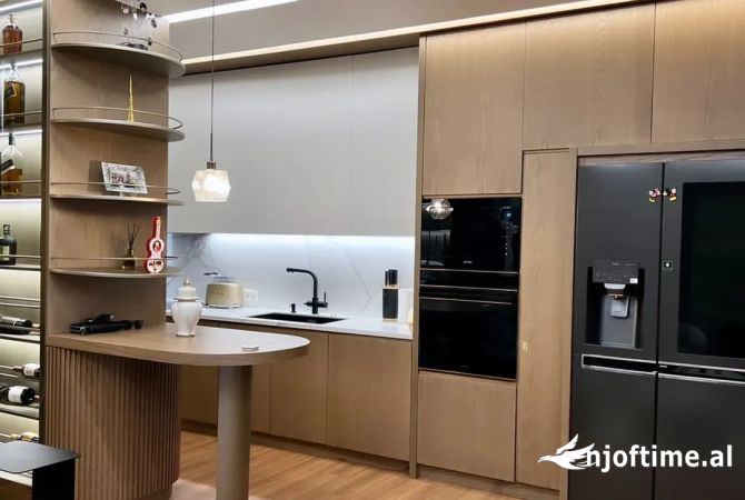 Shtepi ne shitje Apartament ne Tirane, 2+1, Mobilimi E mobiluar, Pagesa 348,000  Euro.