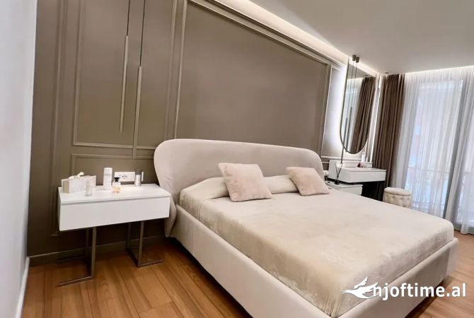 Shtepi ne shitje Apartament ne Tirane, 2+1, Mobilimi E mobiluar, Pagesa 348,000  Euro.