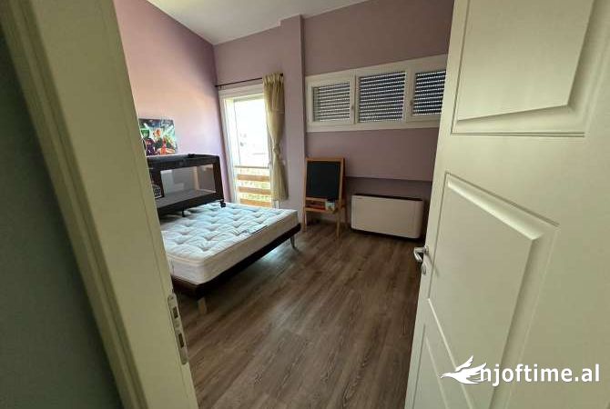 Shtepi me qera Vila Luksoze ne Tirane, 4+1, Mobilimi E mobiluar, Pagesa 3,000  Euro.