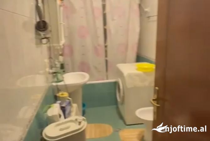 Shtepi ne shitje Apartament ne Tirane, 2+1, Mobilimi E mobiluar, Pagesa 225,000  Euro.